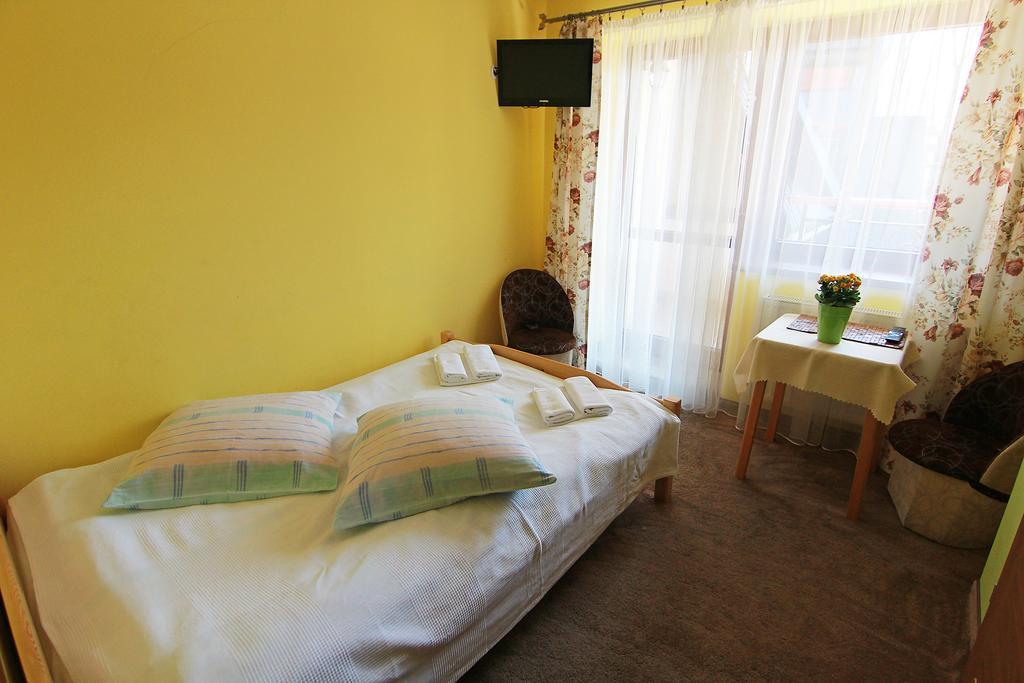 Willa Pod Halami Apartment Zakopane Bagian luar foto
