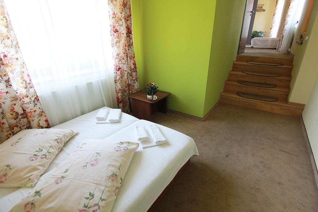 Willa Pod Halami Apartment Zakopane Bagian luar foto